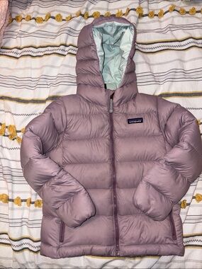 Patagonia Kids Lilac hi loft Jacket with light blue Lining